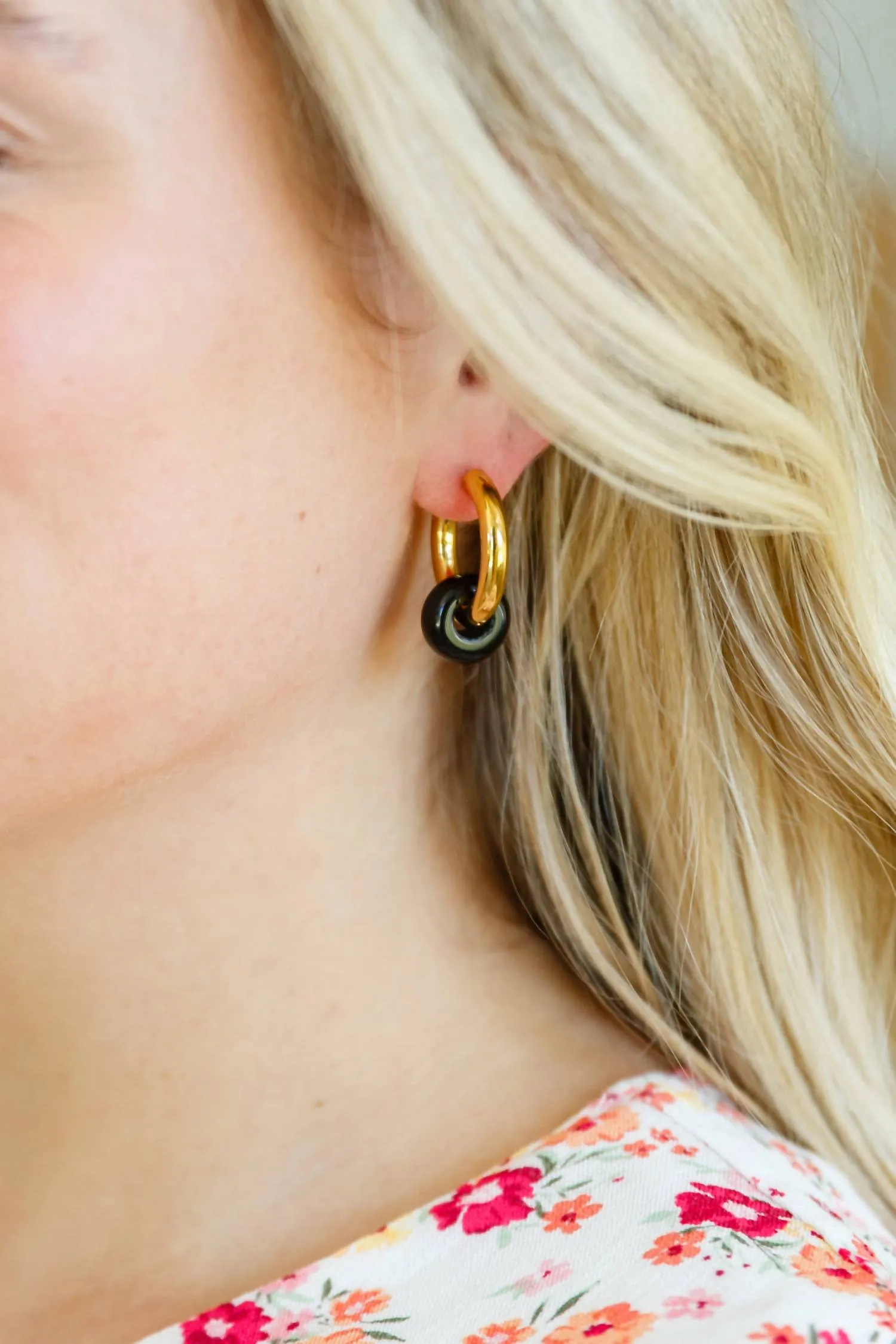 123 Amore - Women's Dark Drops Beaded Huggie Earrings
