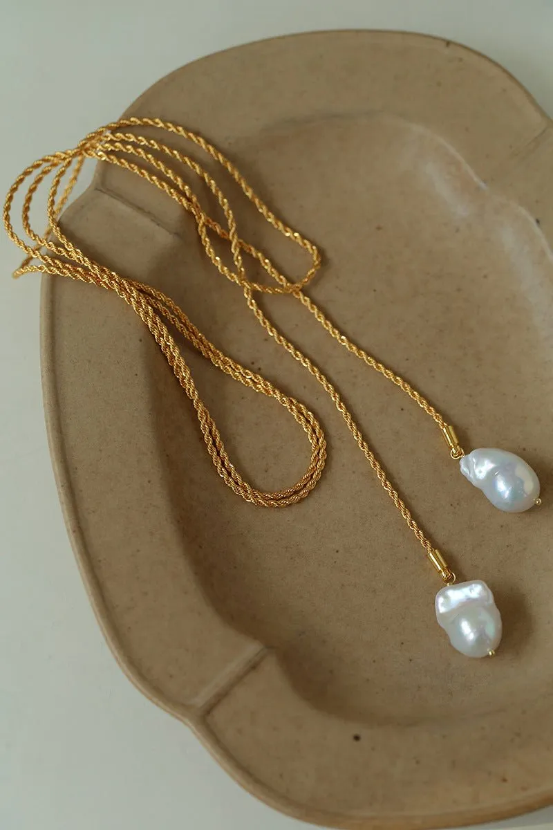 Long Twisted Chain Vintage Baroque Pendant Necklace