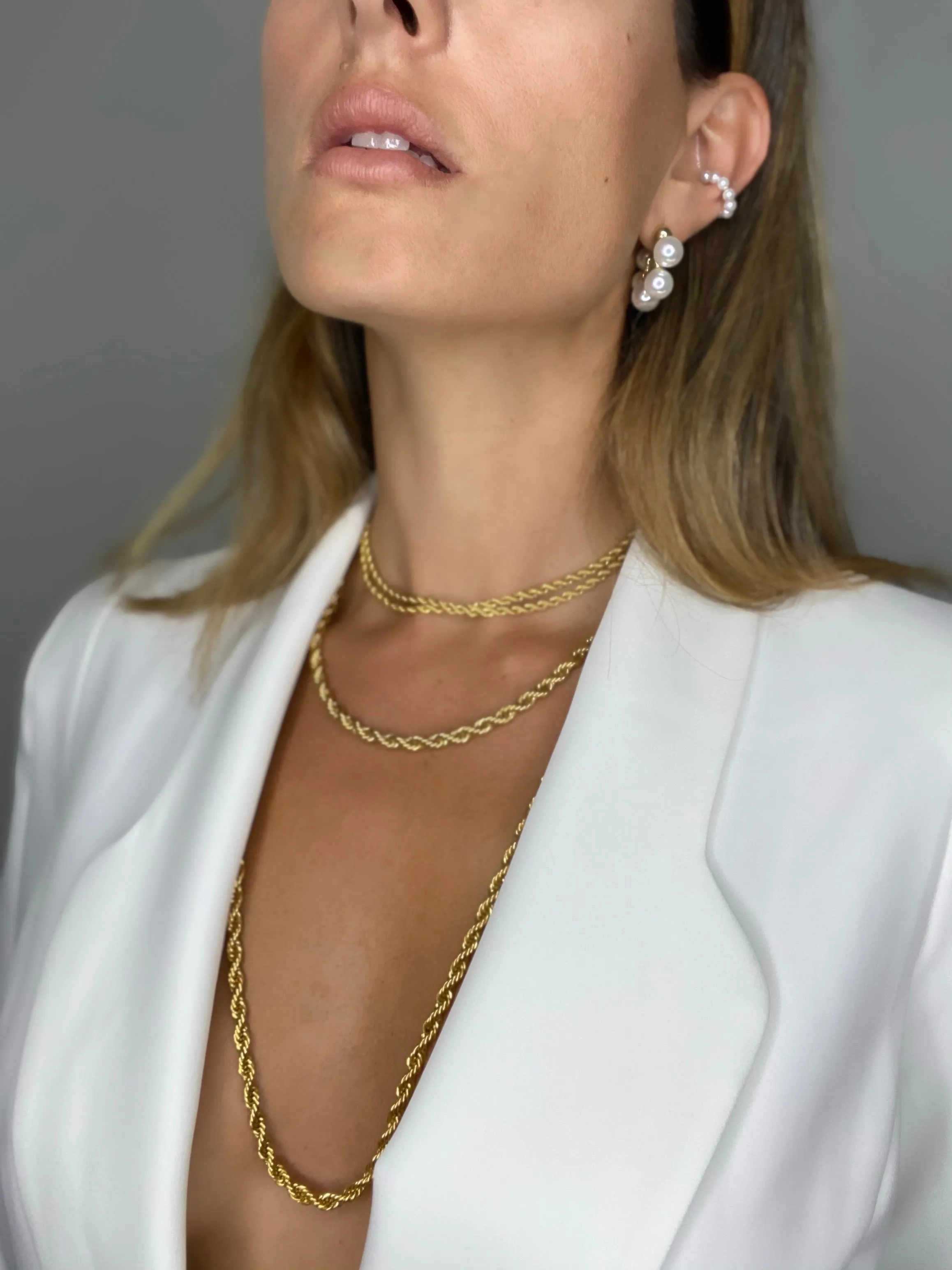 Oversized pearls earrings