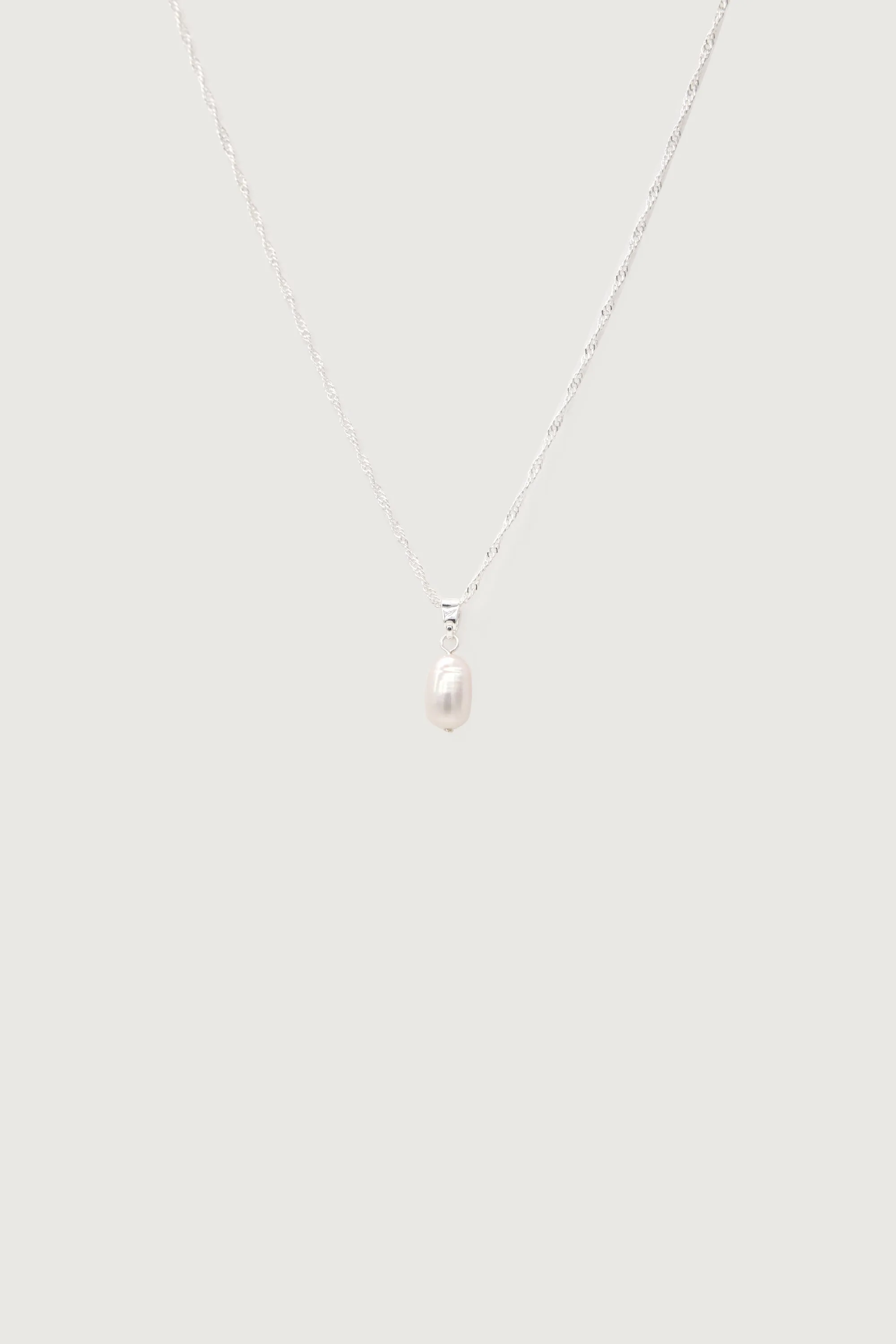 PEARL PENDANT NECKLACE