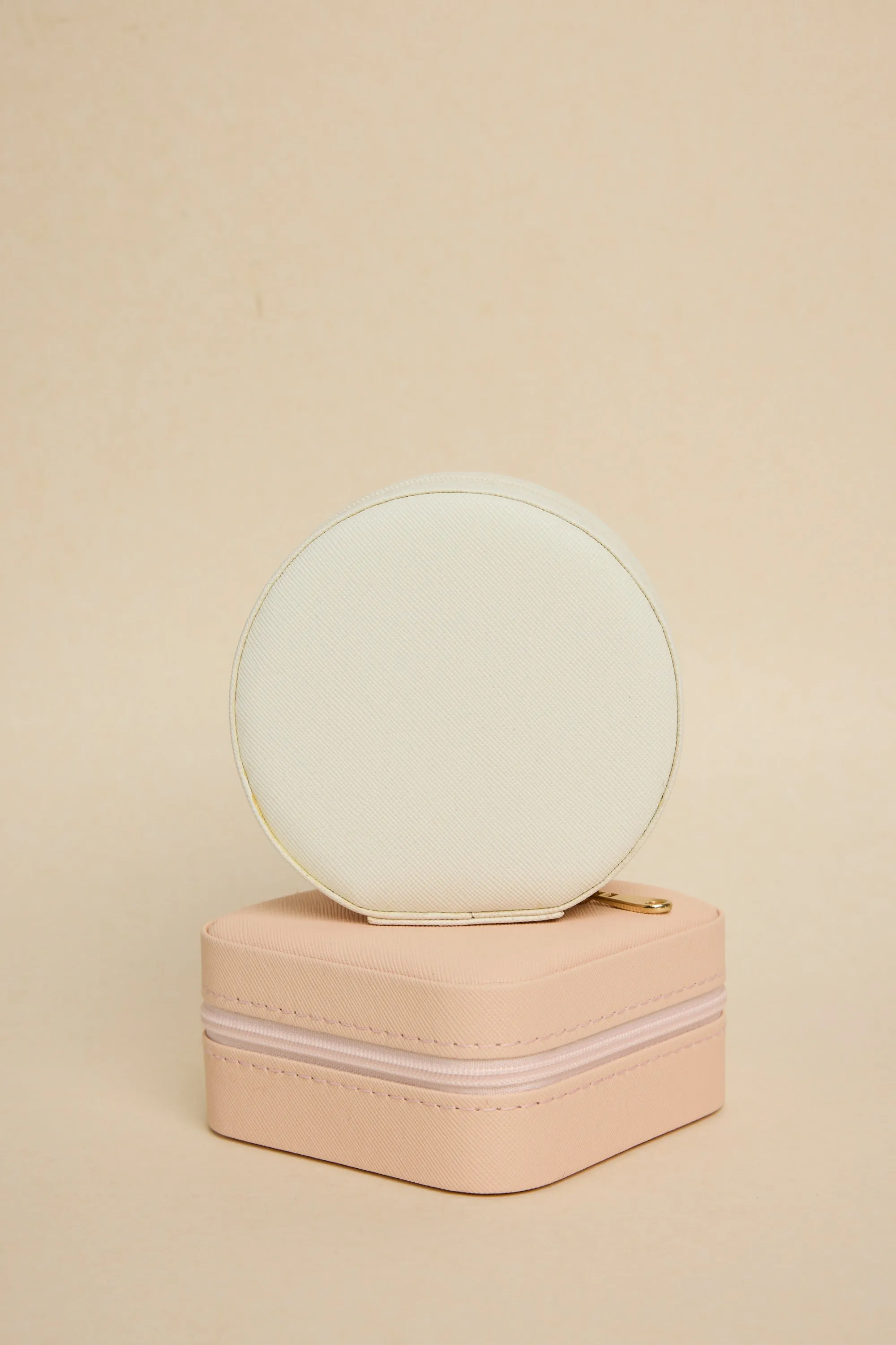 Round White Jewellery Travel Case